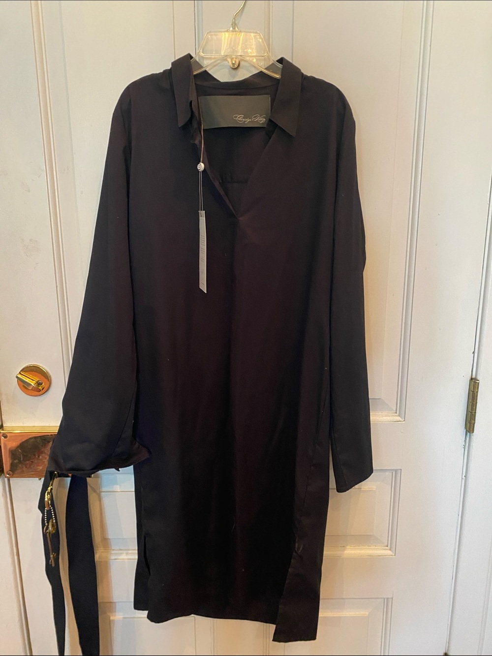Elegant Black Long-Sleeve Shift Dress